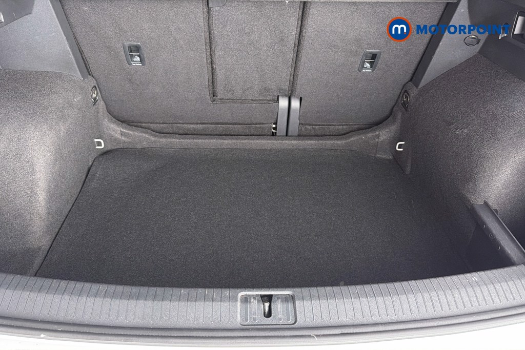 Volkswagen Tiguan R-Line Automatic Petrol SUV - Stock Number (1654210) - 33rd supplementary image