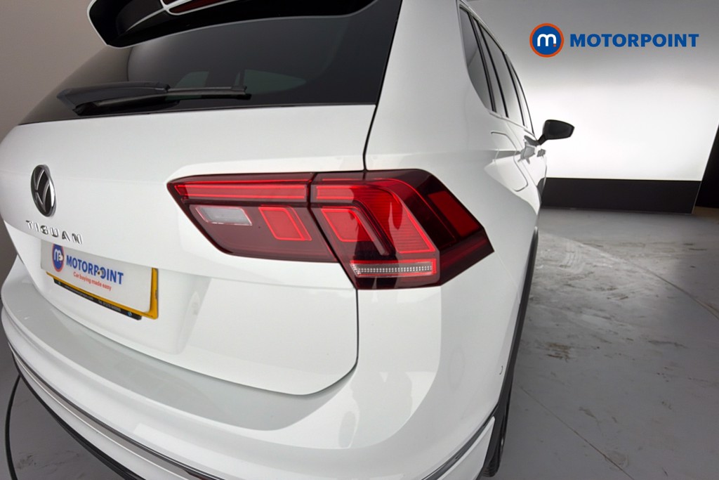Volkswagen Tiguan R-Line Automatic Petrol SUV - Stock Number (1654210) - 38th supplementary image
