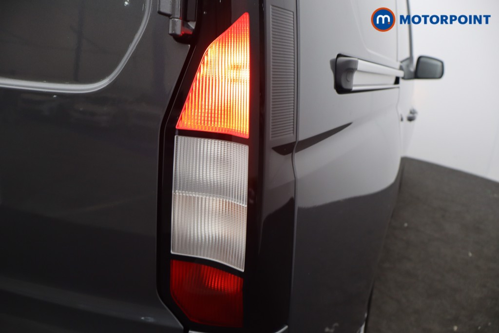 Ford Transit Connect Limited Automatic Petrol Plug-In Hybrid Panel Van - Stock Number (1654419) - 15th supplementary image