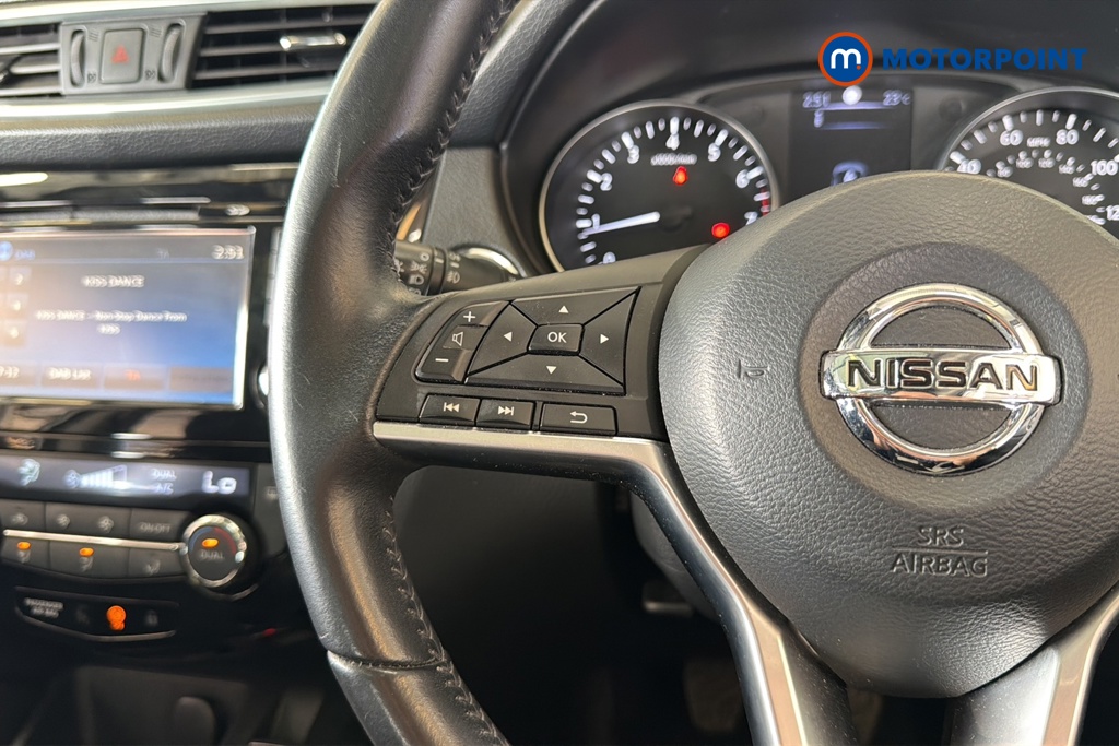 Nissan Qashqai N-Connecta Manual Petrol SUV - Stock Number (1654766) - 4th supplementary image