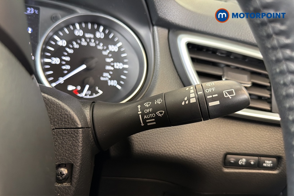 Nissan Qashqai N-Connecta Manual Petrol SUV - Stock Number (1654766) - 6th supplementary image