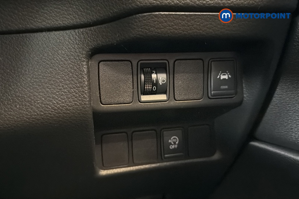 Nissan Qashqai N-Connecta Manual Petrol SUV - Stock Number (1654766) - 11th supplementary image