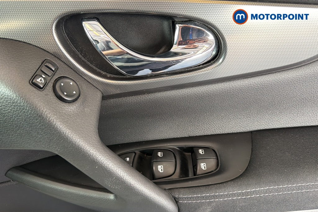 Nissan Qashqai N-Connecta Manual Petrol SUV - Stock Number (1654766) - 19th supplementary image