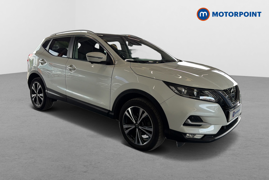 Nissan Qashqai N-Connecta Manual Petrol SUV - Stock Number (1654766) - Drivers side front corner