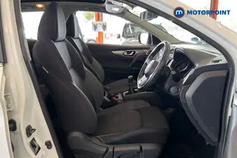 Nissan Qashqai N-Connecta Manual Petrol SUV - Stock Number (1654766) - 22nd supplementary image