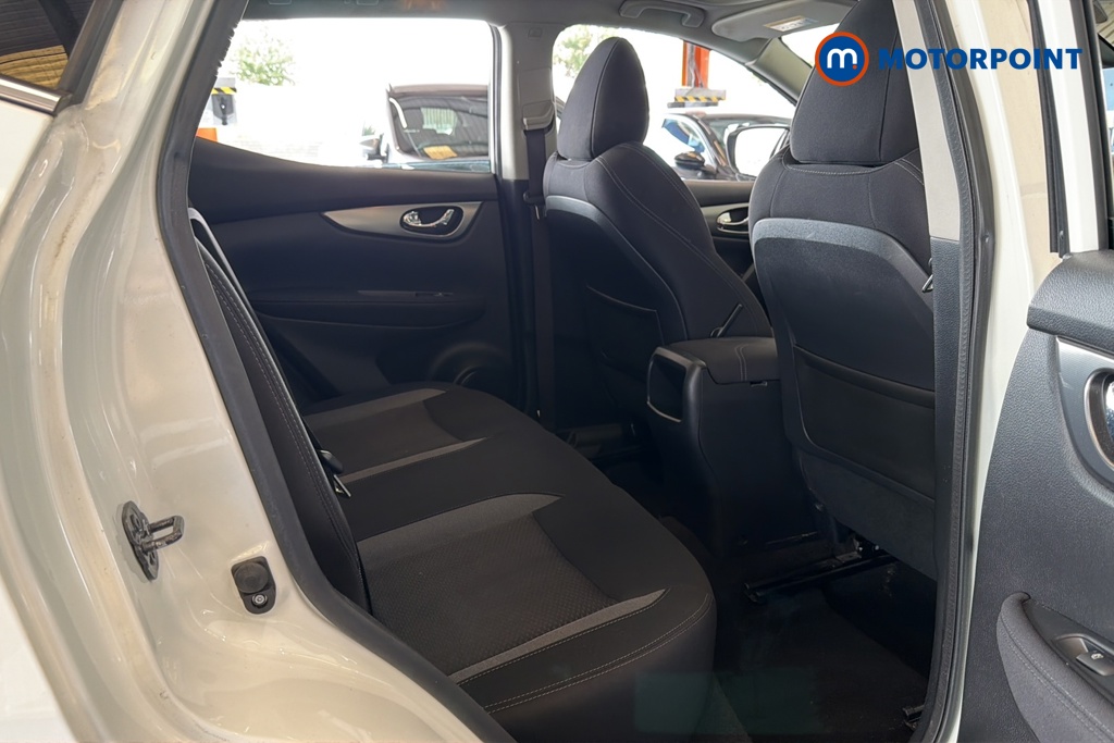 Nissan Qashqai N-Connecta Manual Petrol SUV - Stock Number (1654766) - 25th supplementary image