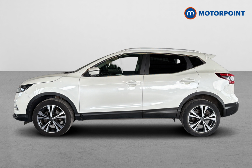 Nissan Qashqai N-Connecta Manual Petrol SUV - Stock Number (1654766) - Drivers side
