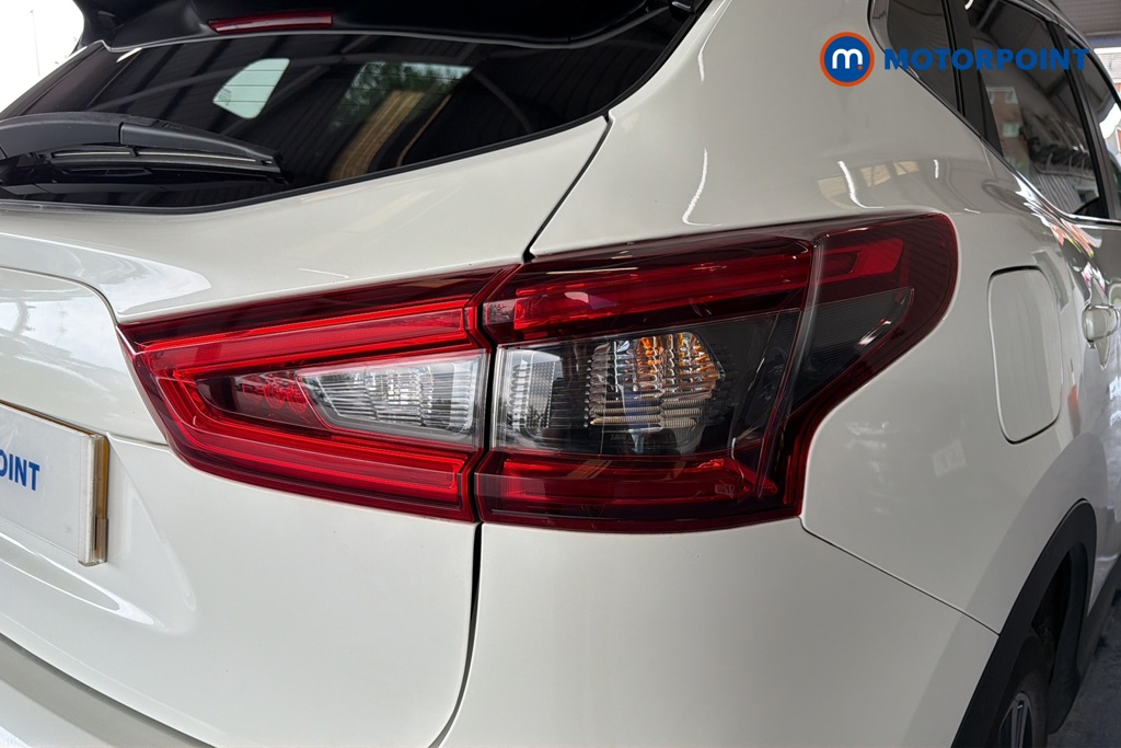 Nissan Qashqai N-Connecta Manual Petrol SUV - Stock Number (1654766) - 36th supplementary image