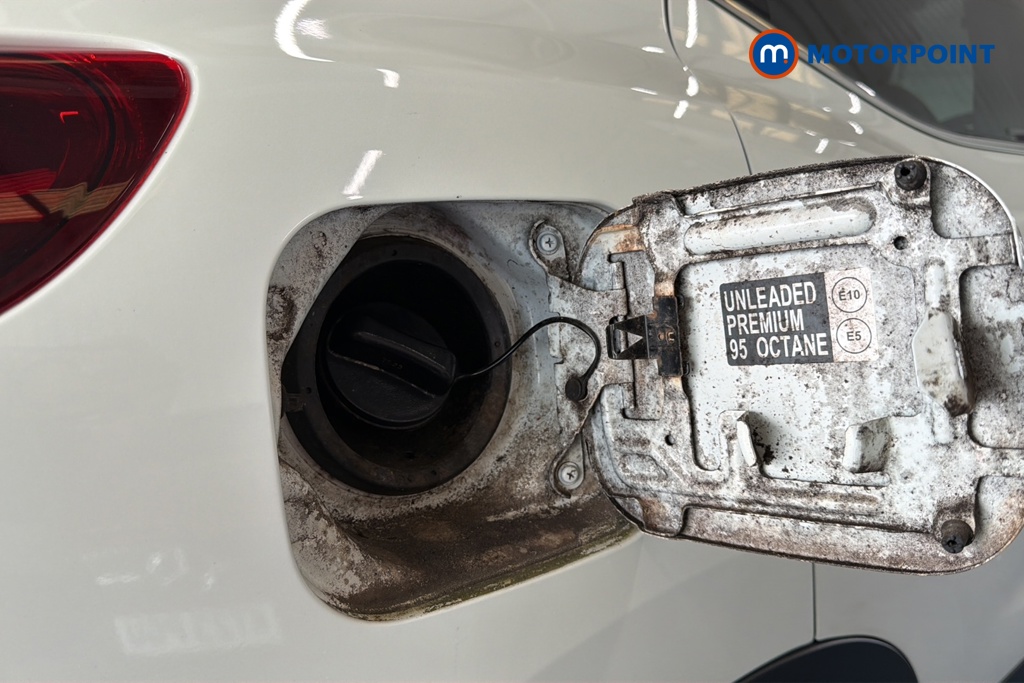Nissan Qashqai N-Connecta Manual Petrol SUV - Stock Number (1654766) - 41st supplementary image