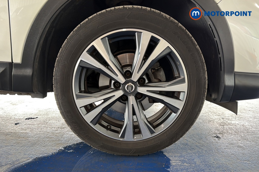 Nissan Qashqai N-Connecta Manual Petrol SUV - Stock Number (1654766) - 47th supplementary image