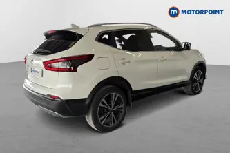 Nissan Qashqai N-Connecta Manual Petrol SUV - Stock Number (1654766) - Passenger side rear corner