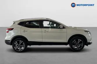 Nissan Qashqai N-Connecta Manual Petrol SUV - Stock Number (1654766) - Passenger side