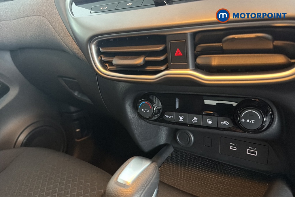 Nissan Juke Acenta Premium Automatic Petrol-Electric Hybrid SUV - Stock Number (1655117) - 12th supplementary image