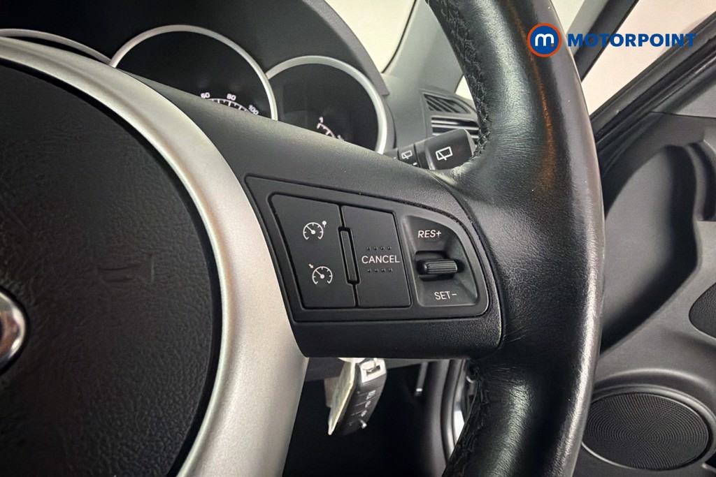 KIA Venga 3 Automatic Petrol People Carrier - Stock Number (1639456) - 4th supplementary image