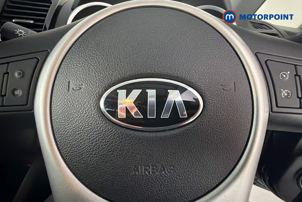 KIA Venga 3 Automatic Petrol People Carrier - Stock Number (1639456) - 5th supplementary image