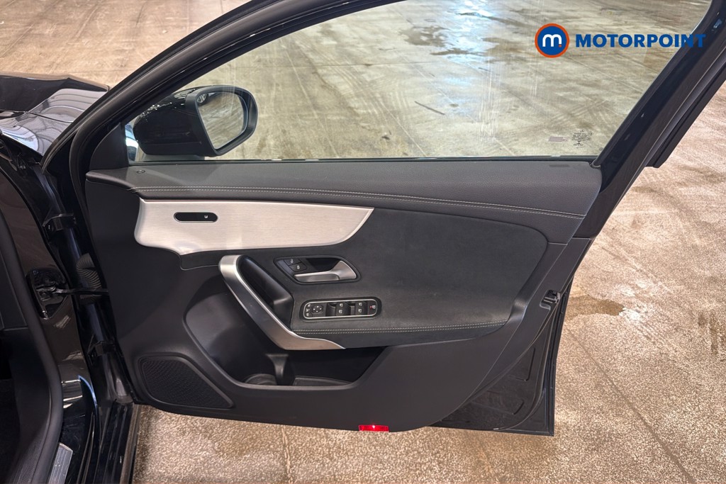Mercedes-Benz A Class Amg Line Executive Edition Automatic Petrol Hatchback - Stock Number (1640662) - 19th supplementary image