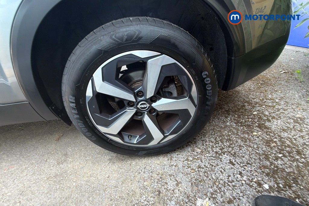 Nissan Qashqai N-Connecta Automatic Petrol SUV - Stock Number (1640865) - 39th supplementary image