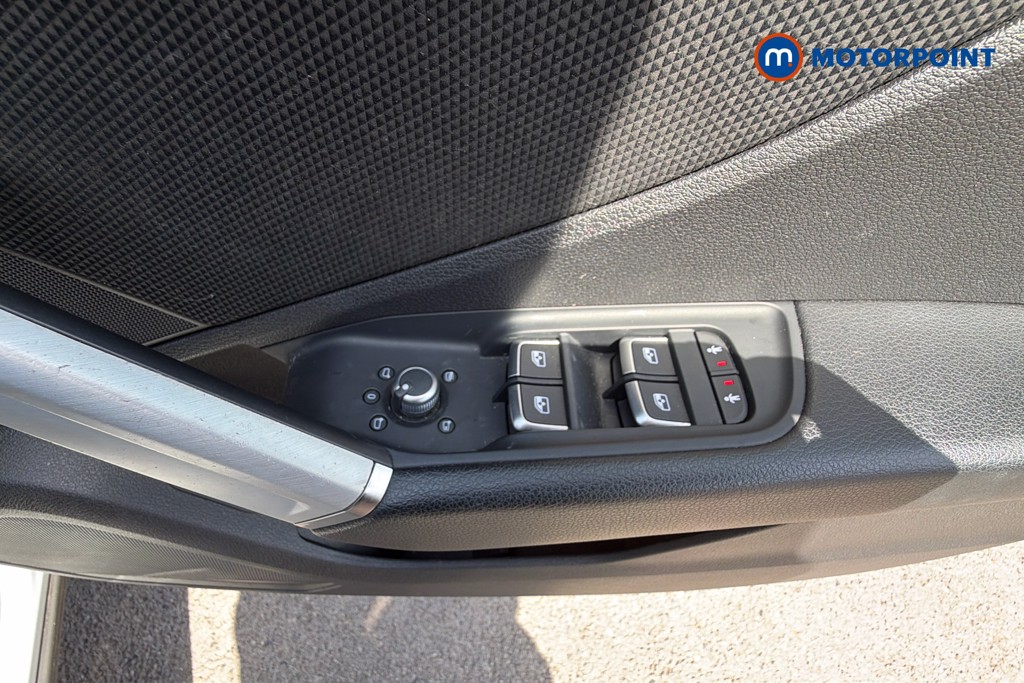 Audi Q2 Black Edition Manual Petrol SUV - Stock Number (1645144) - 20th supplementary image