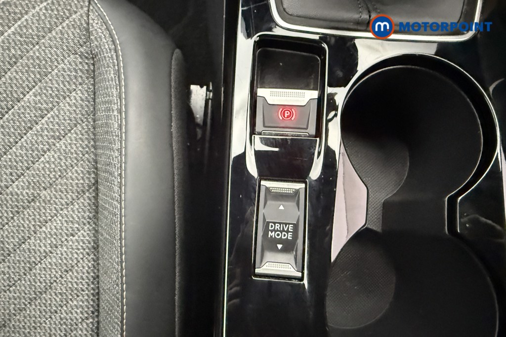 Peugeot 2008 Allure Manual Petrol SUV - Stock Number (1645395) - 15th supplementary image