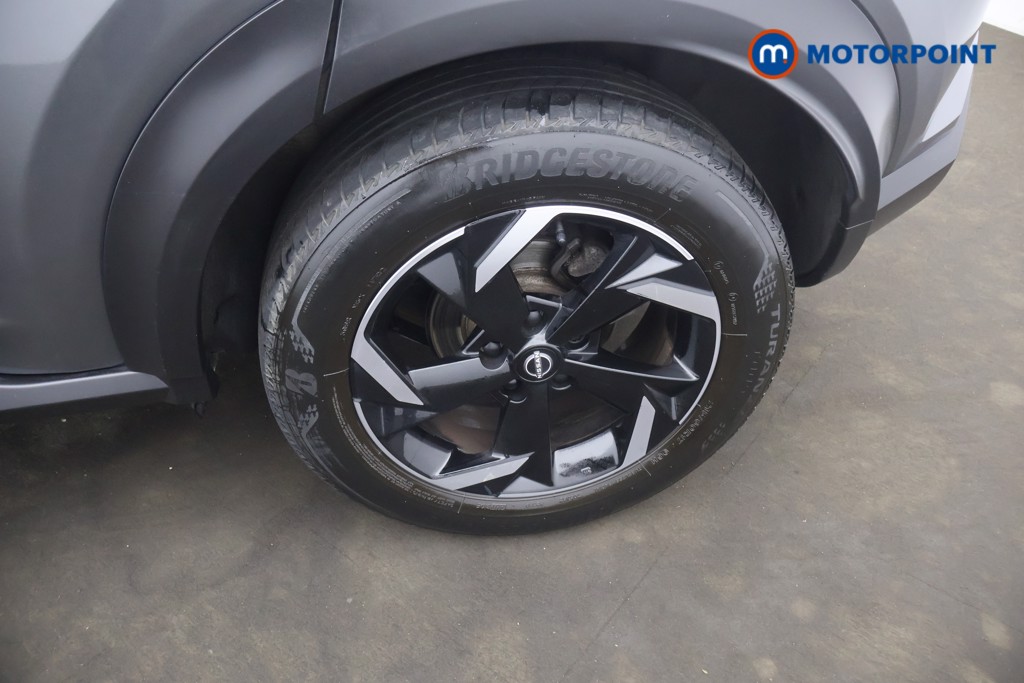 Nissan Juke N-Connecta Automatic Petrol SUV - Stock Number (1647337) - 2nd supplementary image
