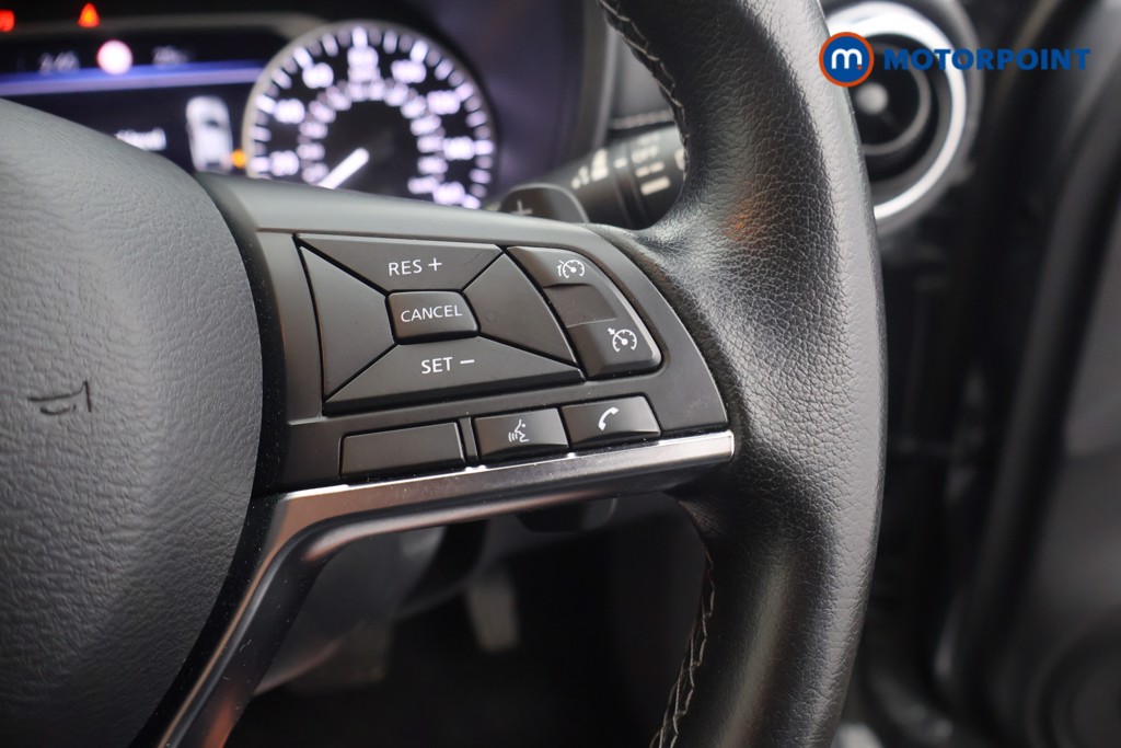 Nissan Juke N-Connecta Automatic Petrol SUV - Stock Number (1647337) - 7th supplementary image