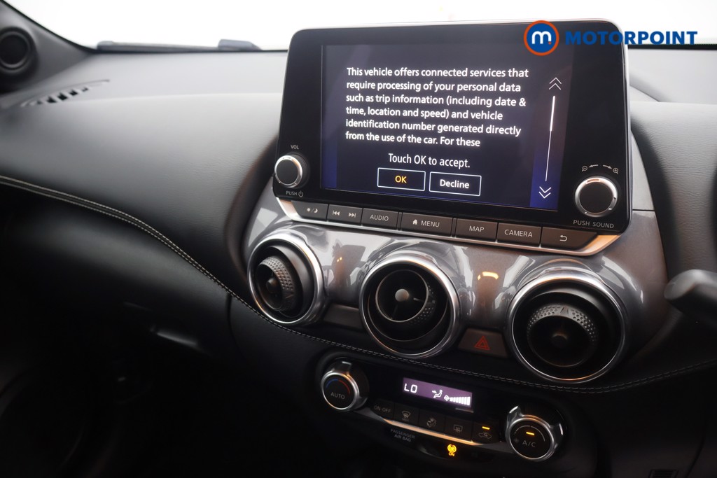 Nissan Juke N-Connecta Automatic Petrol SUV - Stock Number (1647337) - 9th supplementary image