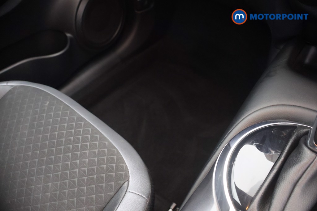 Nissan Juke N-Connecta Automatic Petrol SUV - Stock Number (1647337) - 12th supplementary image
