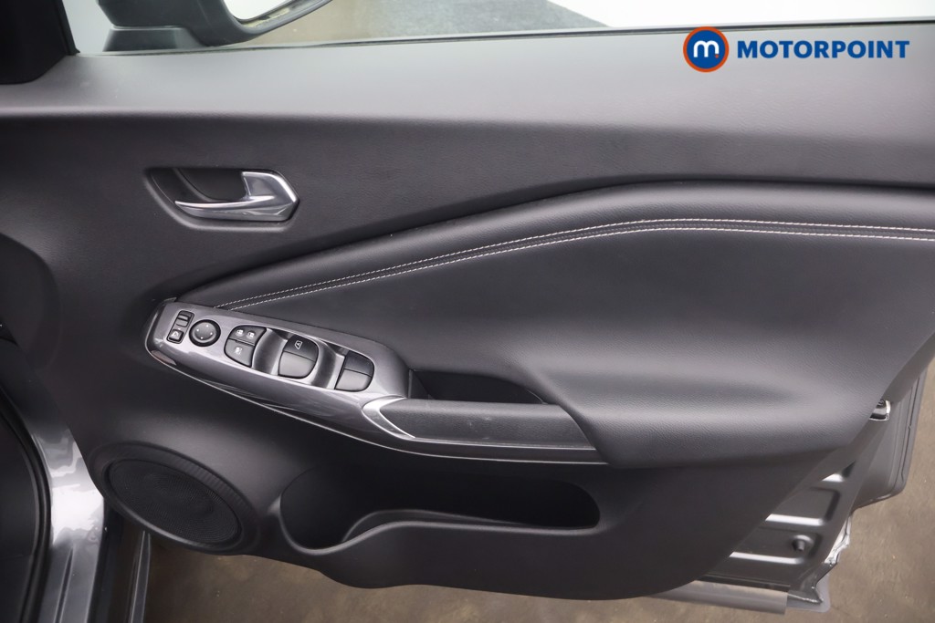 Nissan Juke N-Connecta Automatic Petrol SUV - Stock Number (1647337) - 14th supplementary image