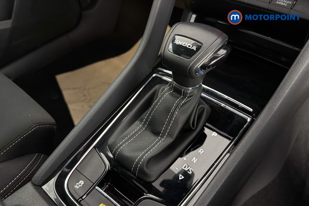 Skoda Karoq Sportline Edition Automatic Petrol SUV - Stock Number (1648035) - 15th supplementary image