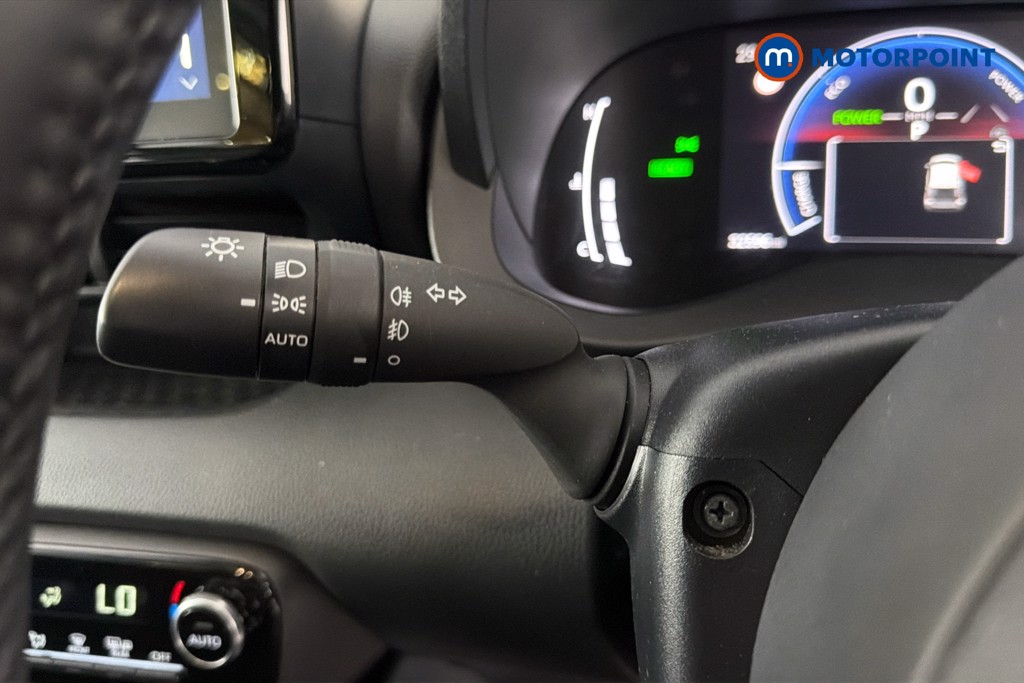 Toyota Yaris Design Automatic Petrol-Electric Hybrid Hatchback - Stock Number (1648401) - 6th supplementary image