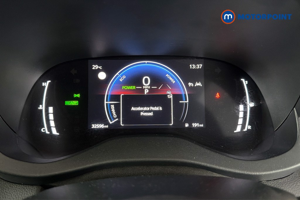 Toyota Yaris Design Automatic Petrol-Electric Hybrid Hatchback - Stock Number (1648401) - 8th supplementary image