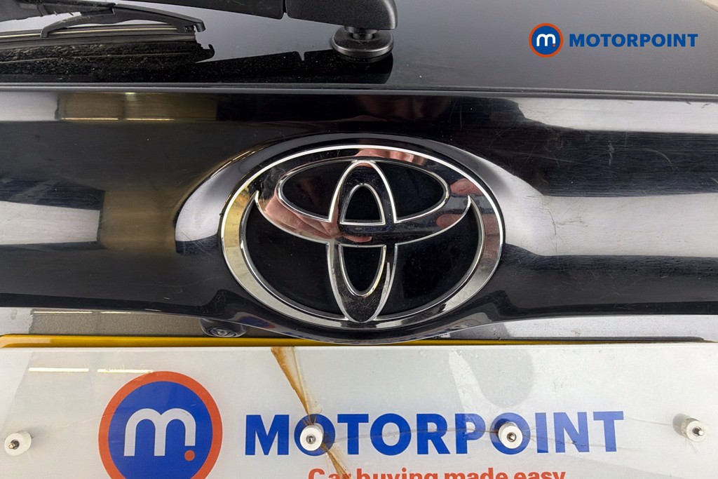 Toyota Yaris Design Automatic Petrol-Electric Hybrid Hatchback - Stock Number (1648401) - 37th supplementary image