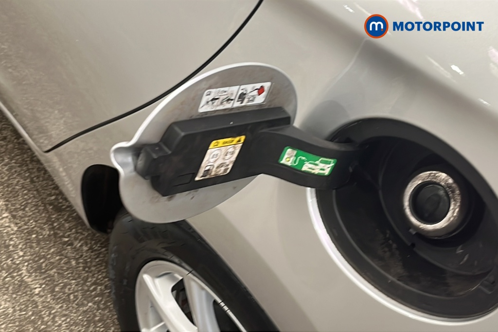 Ford Fiesta Zetec Manual Petrol Hatchback - Stock Number (1648606) - 41st supplementary image