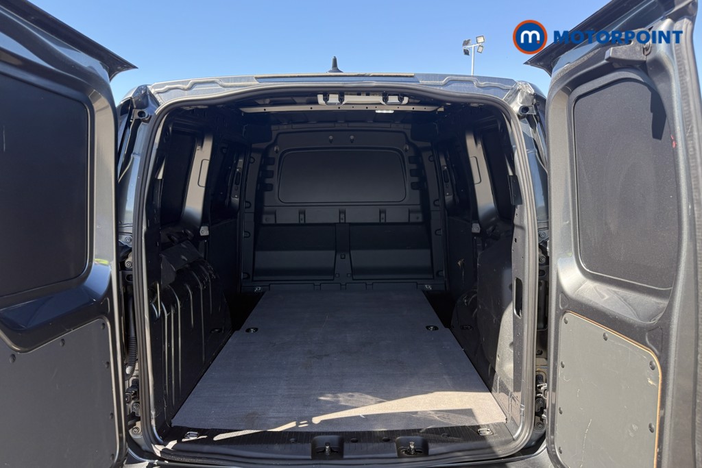 Ford Transit Connect Limited Automatic Petrol Plug-In Hybrid Panel Van - Stock Number (1650354) - 8th supplementary image