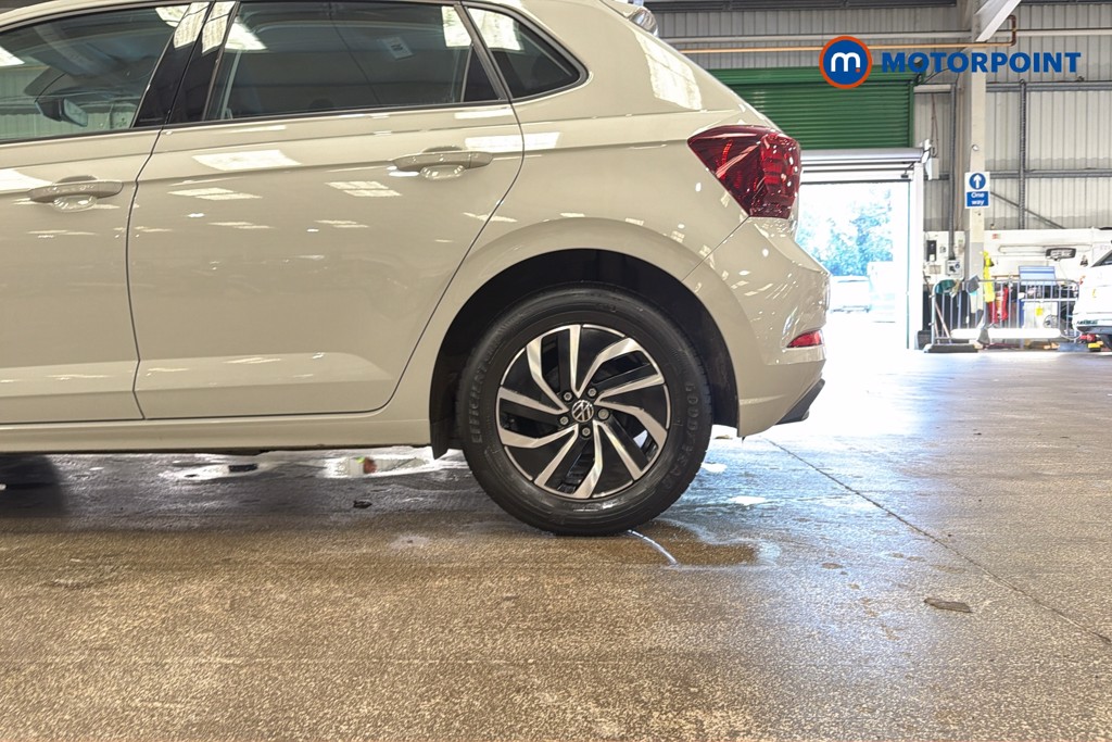 Volkswagen Polo Life Manual Petrol Hatchback - Stock Number (1650377) - 48th supplementary image