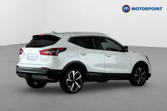 Nissan Qashqai Tekna Automatic Diesel SUV - Stock Number (1650652) - Drivers side rear corner