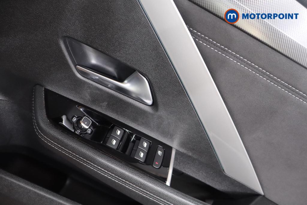 Vauxhall Astra Ultimate Manual Petrol Hatchback - Stock Number (1650907) - 8th supplementary image