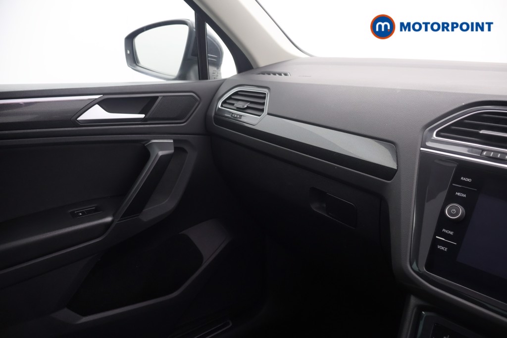 Volkswagen Tiguan Elegance Automatic Petrol SUV - Stock Number (1651244) - 10th supplementary image