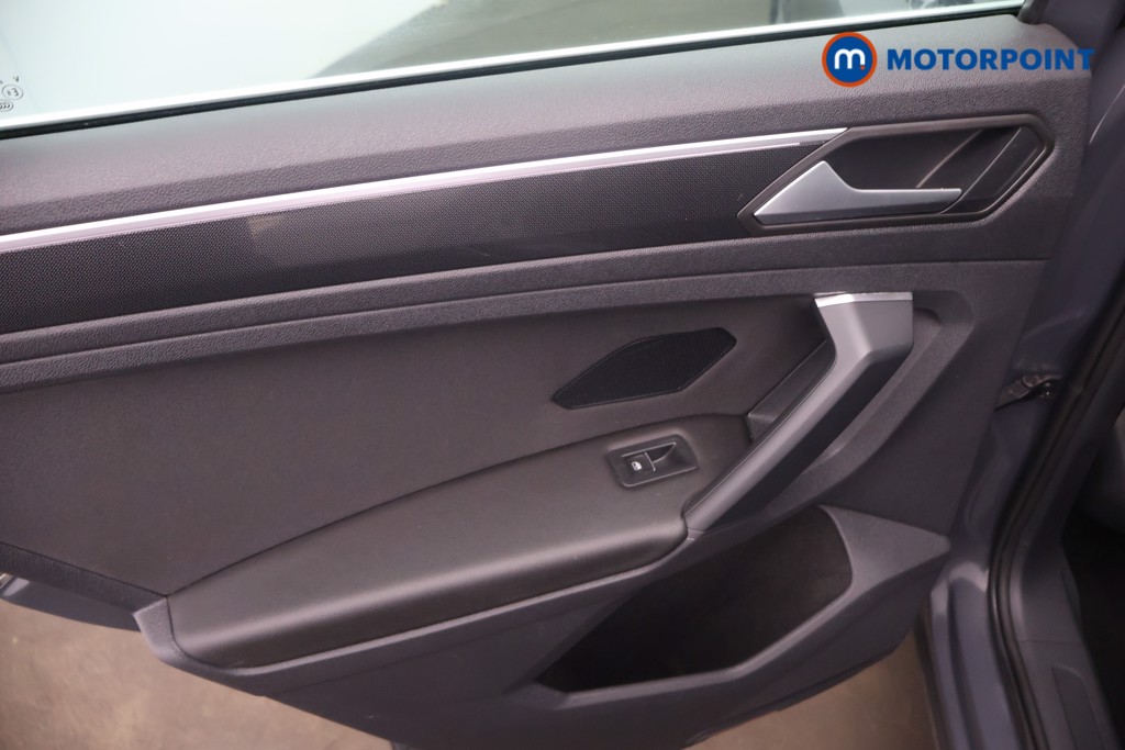 Volkswagen Tiguan Elegance Automatic Petrol SUV - Stock Number (1651244) - 20th supplementary image