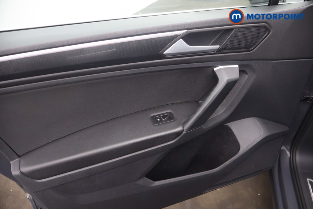 Volkswagen Tiguan Elegance Automatic Petrol SUV - Stock Number (1651244) - 22nd supplementary image