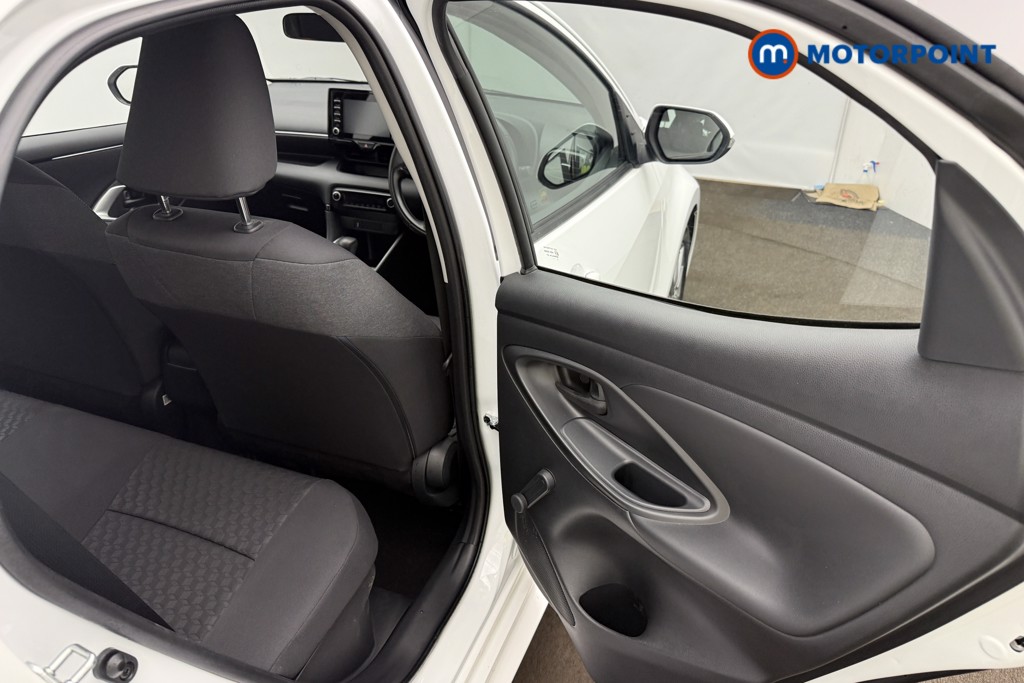 Toyota Yaris Icon Automatic Petrol-Electric Hybrid Hatchback - Stock Number (1651338) - 13th supplementary image