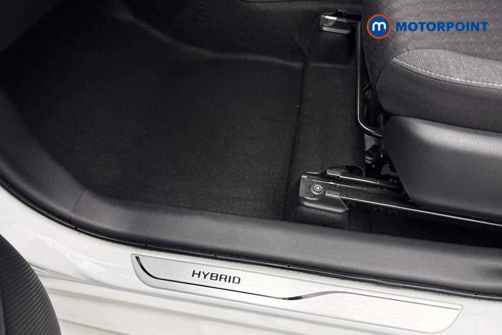 Toyota Yaris Icon Automatic Petrol-Electric Hybrid Hatchback - Stock Number (1651338) - 18th supplementary image