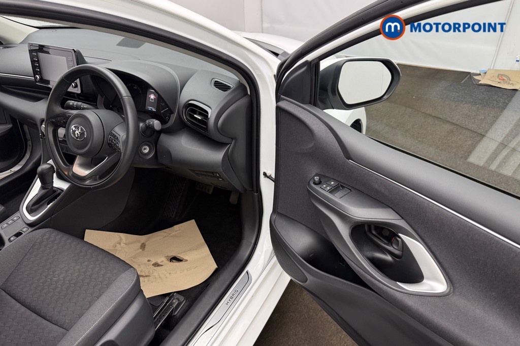 Toyota Yaris Icon Automatic Petrol-Electric Hybrid Hatchback - Stock Number (1651338) - 20th supplementary image