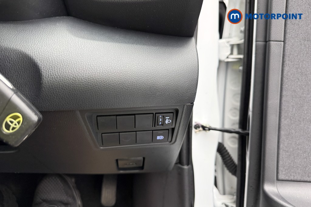 Toyota Yaris Icon Automatic Petrol-Electric Hybrid Hatchback - Stock Number (1651338) - 23rd supplementary image