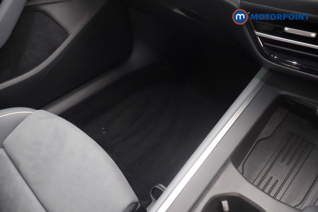 Volkswagen Passat Life Automatic Petrol Plug-In Hybrid Estate - Stock Number (1651976) - 12th supplementary image