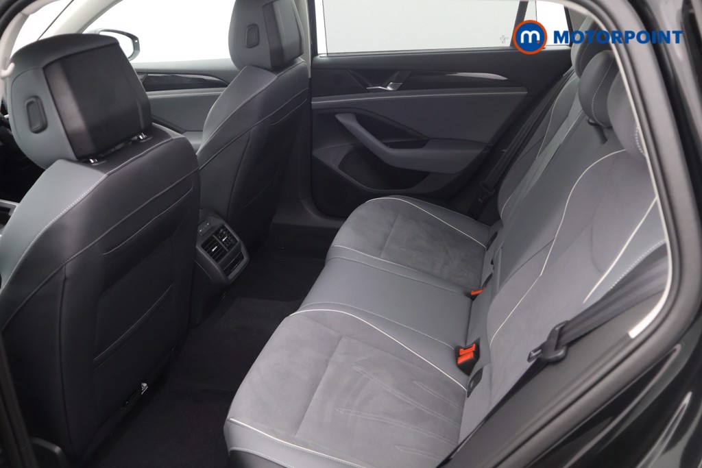 Volkswagen Passat Life Automatic Petrol Plug-In Hybrid Estate - Stock Number (1651976) - 21st supplementary image
