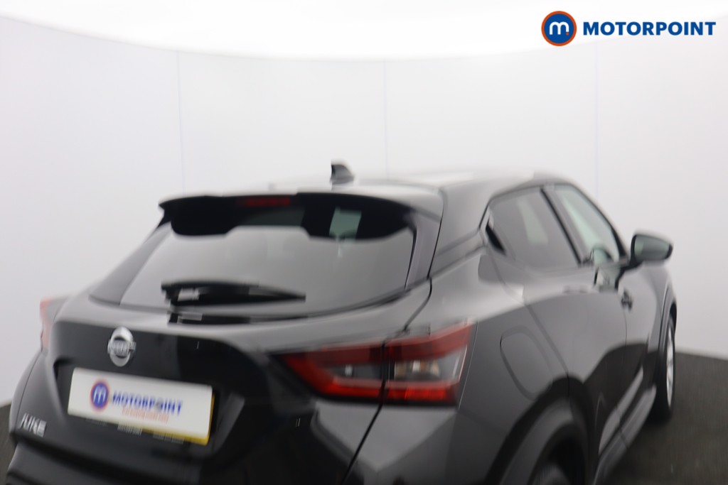 Nissan Juke N-Connecta Automatic Petrol SUV - Stock Number (1652458) - 2nd supplementary image