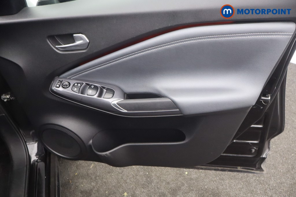 Nissan Juke N-Connecta Automatic Petrol SUV - Stock Number (1652458) - 11th supplementary image