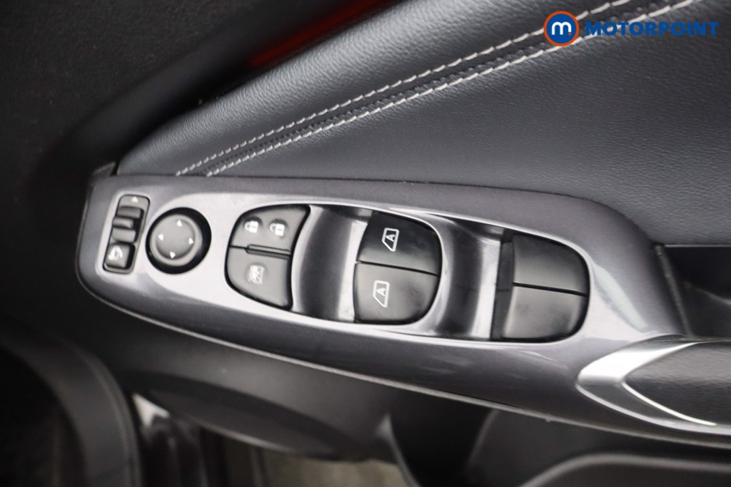 Nissan Juke N-Connecta Automatic Petrol SUV - Stock Number (1652458) - 12th supplementary image