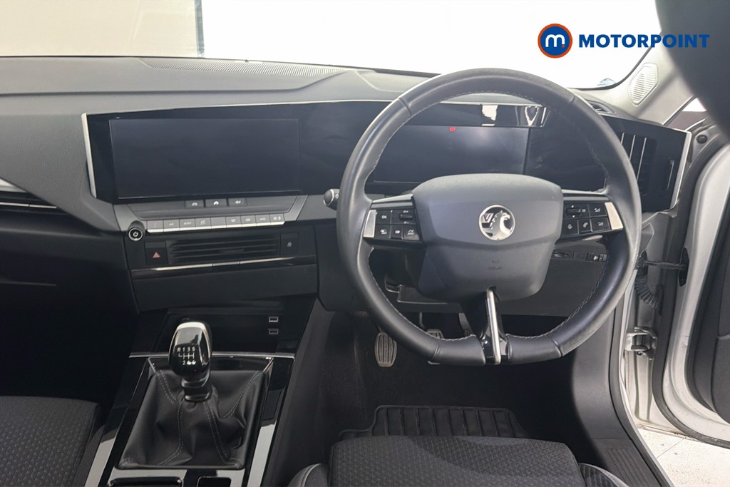 Vauxhall Astra Design Manual Petrol Hatchback - Stock Number (1652694) - 2nd supplementary image